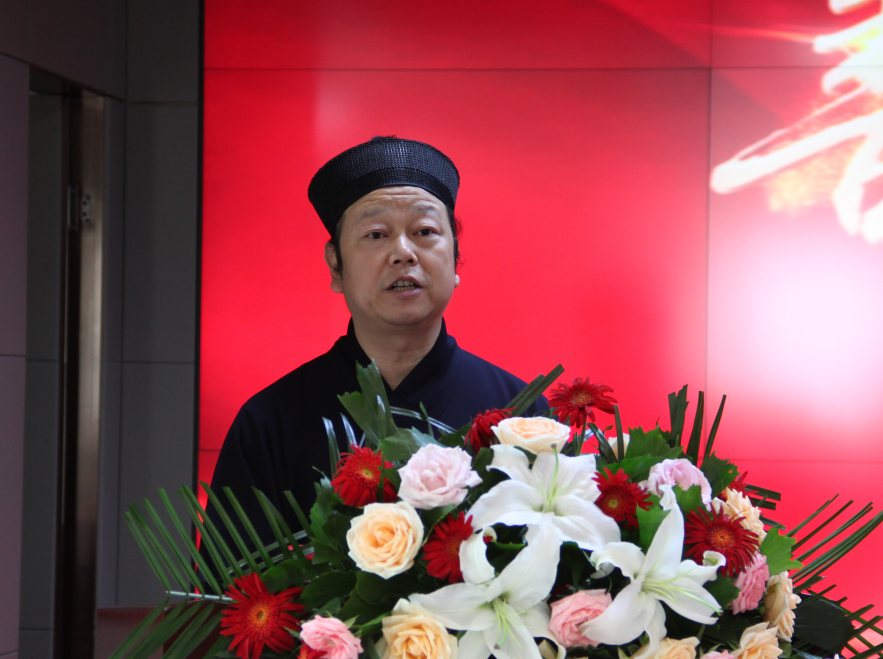 贺信萍
