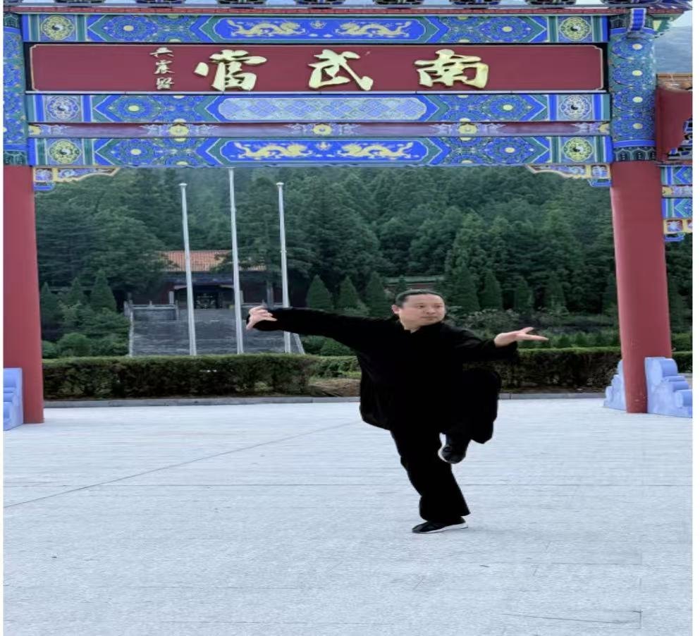 范峰 · 尊龙