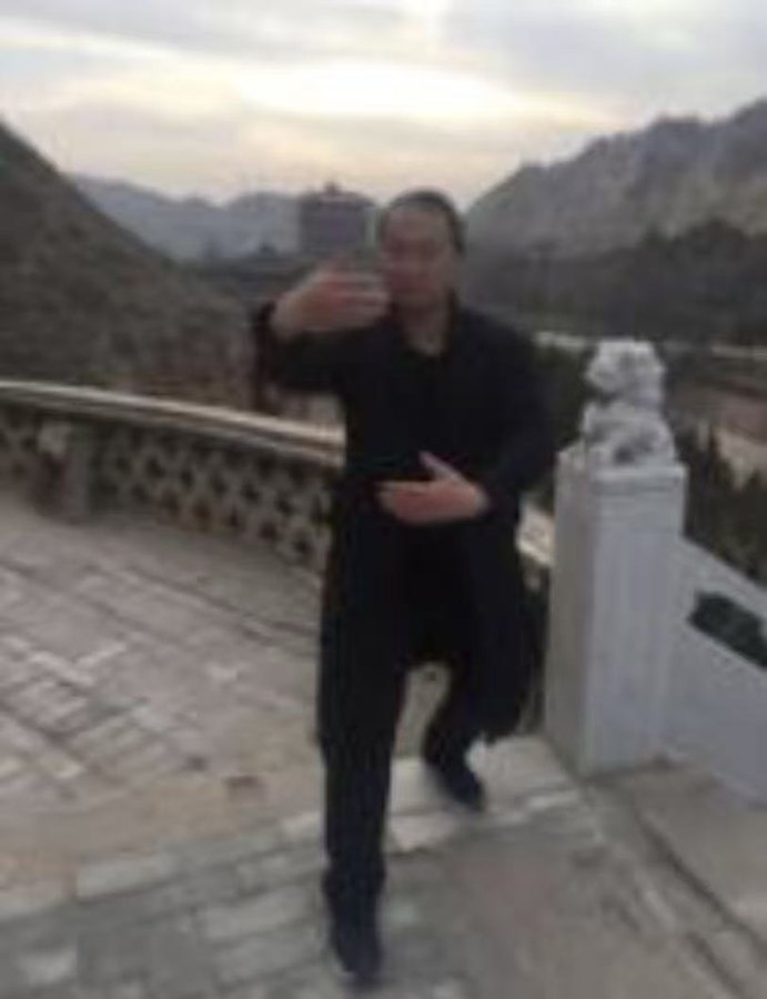 秦富彪 · 萧剑